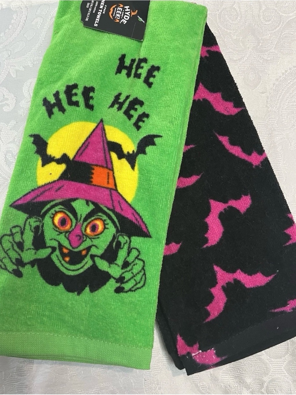 Hyde & Eek 2 Pk Green Pink Black Halloween Witch Cackling Kitchen Towels Hee Hee